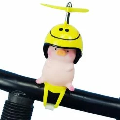 Nw 1776 Qi Qingzhu Voiture électrique Décoration Tête Portant Un Casque Xpiggy Voiture Ornements Mignon Moto Bénédiction Cochon