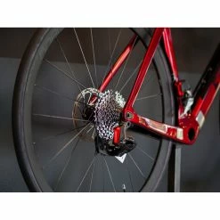 Vélo De Course Autre Marque - 56 - 700c -PNEUS BIKELIFE Boutique factor one rouge t56 rival axs neuf sans roues 3