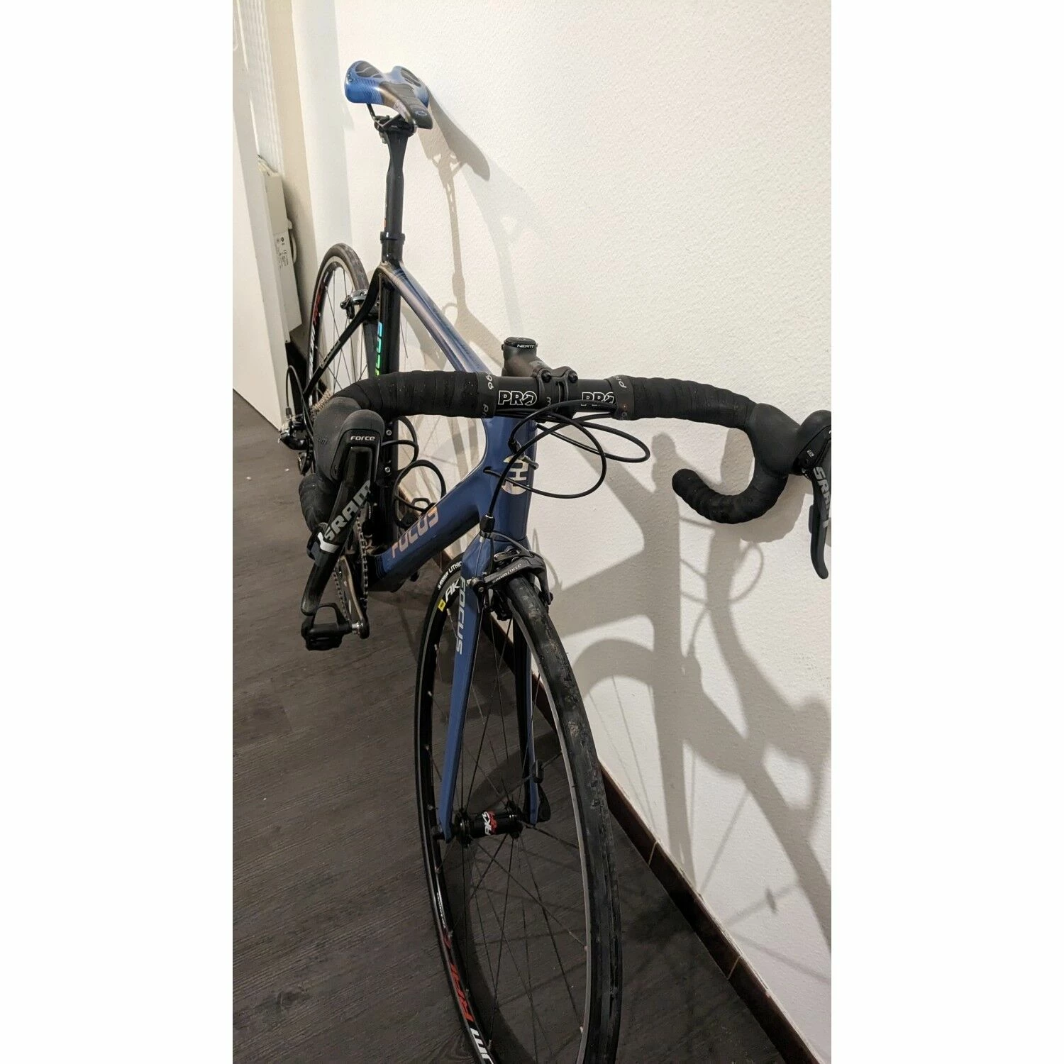 Vélo De Course Focus - 56 2 Vélo De Course Focus - 56 – Image 2